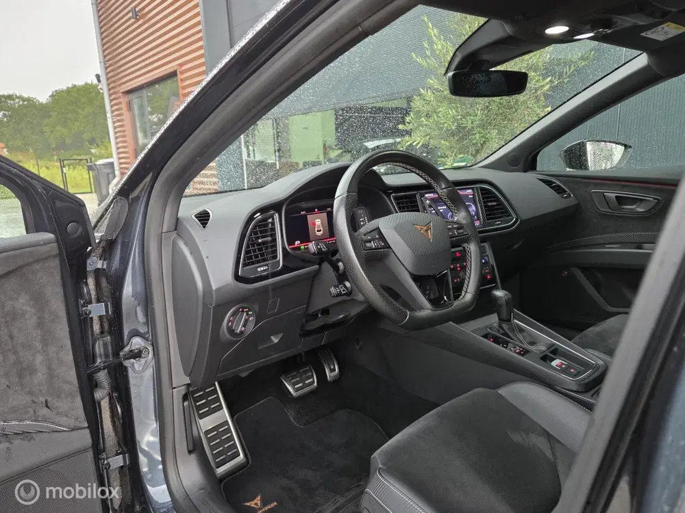 SEAT Leon Cupra 300 4DRIVE 2.0 TSI Beats uit 2020, foto 13