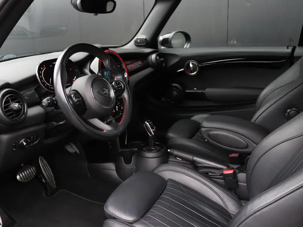 Mini Cabrio 2.0 John Cooper Works Chili uit 2021, foto 12