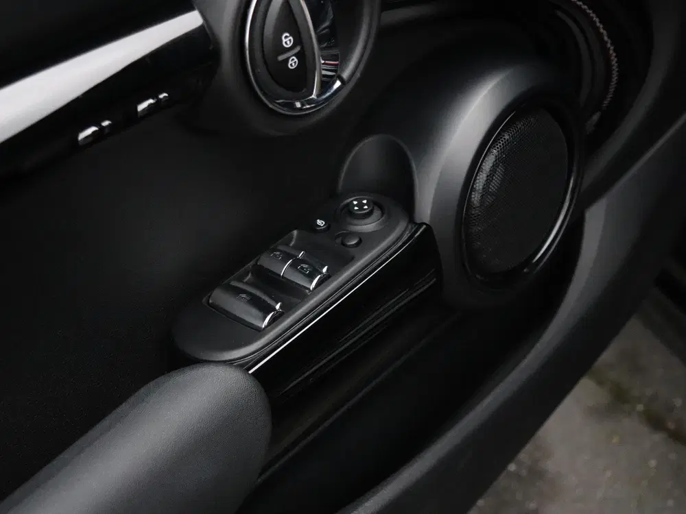 Mini Cabrio 2.0 John Cooper Works Chili uit 2021, foto 17