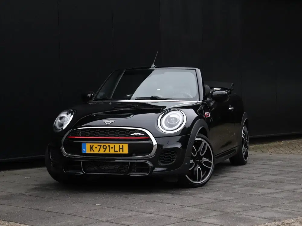Mini Cabrio 2.0 John Cooper Works Chili uit 2021, foto 2