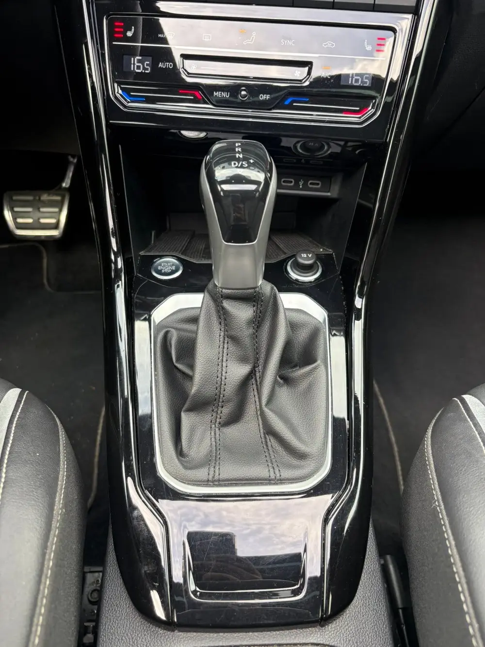 Volkswagen T-Roc | 1.5 TSI | 3X R-Line | 7-DSG | 2022 | Vol! uit 2022, foto 16