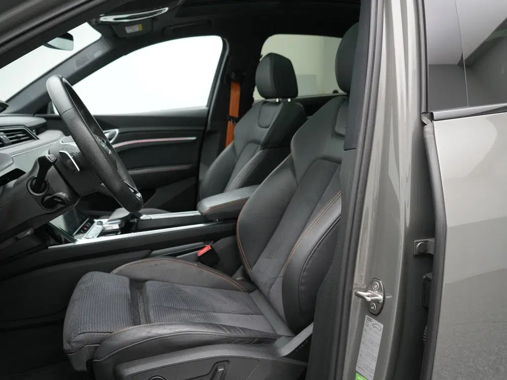 Audi e-tron 55 Quattro S-Line 95 kWh 408 PK uit 2022, foto 13