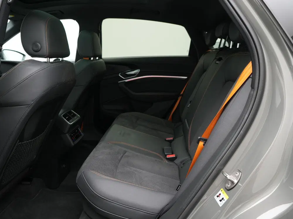 Audi e-tron 55 Quattro S-Line 95 kWh 408 PK uit 2022, foto 15
