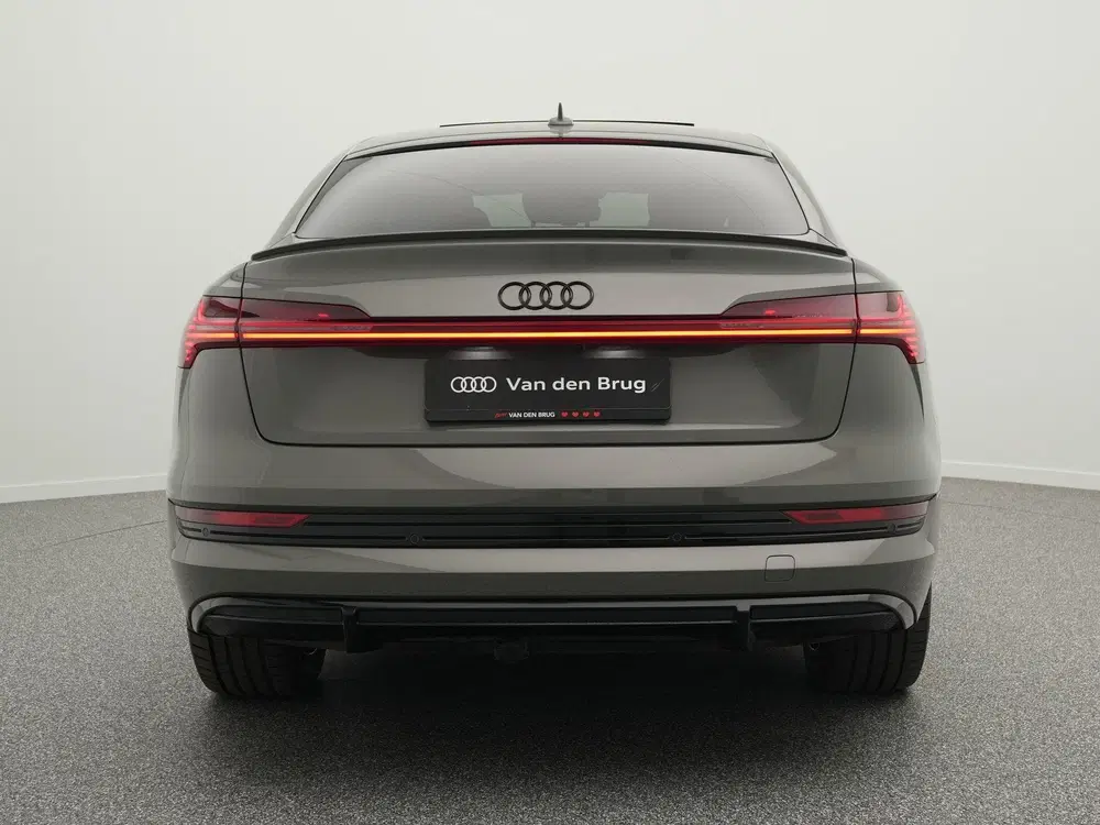 Audi e-tron 55 Quattro S-Line 95 kWh 408 PK uit 2022, foto 7