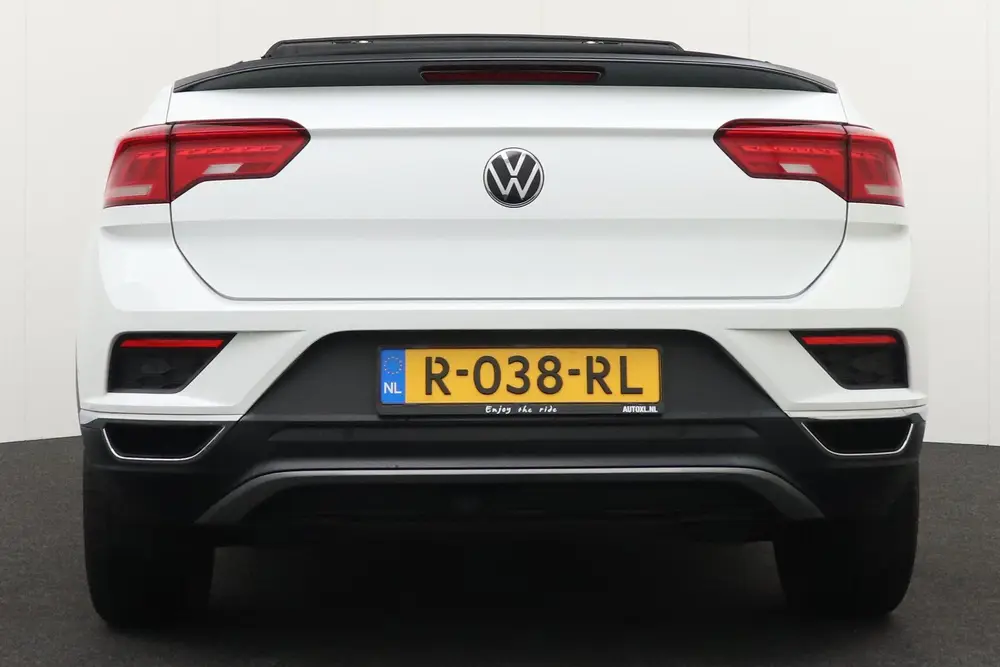 Volkswagen T-Roc Cabrio 116 PK BlackLine Camera Adap.Cruise uit 2020, foto 4