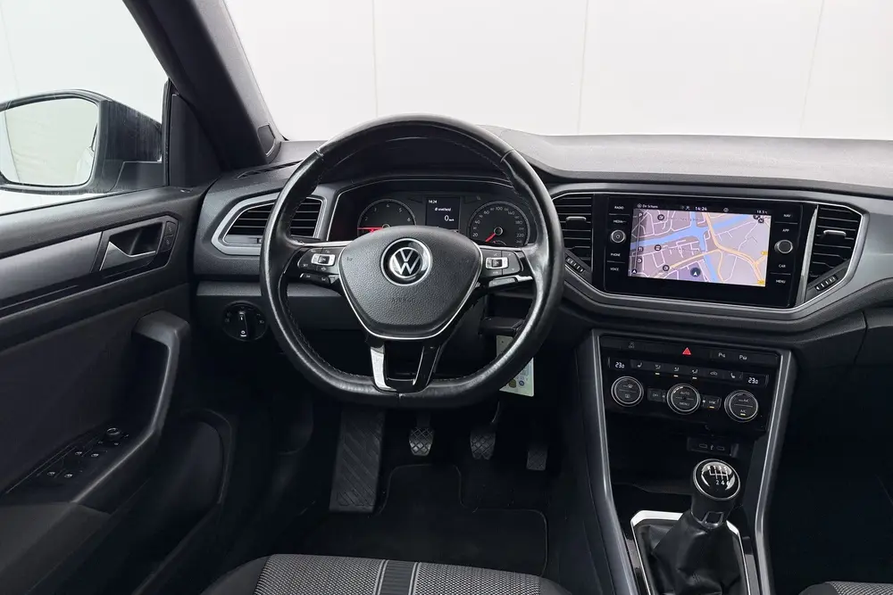 Volkswagen T-Roc Cabrio 116 PK BlackLine Camera Adap.Cruise uit 2020, foto 9