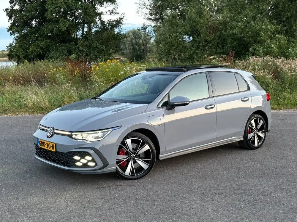 Volkswagen Golf GTE 1.4 eHybrid PANO IQ Lights Carplay uit 2021