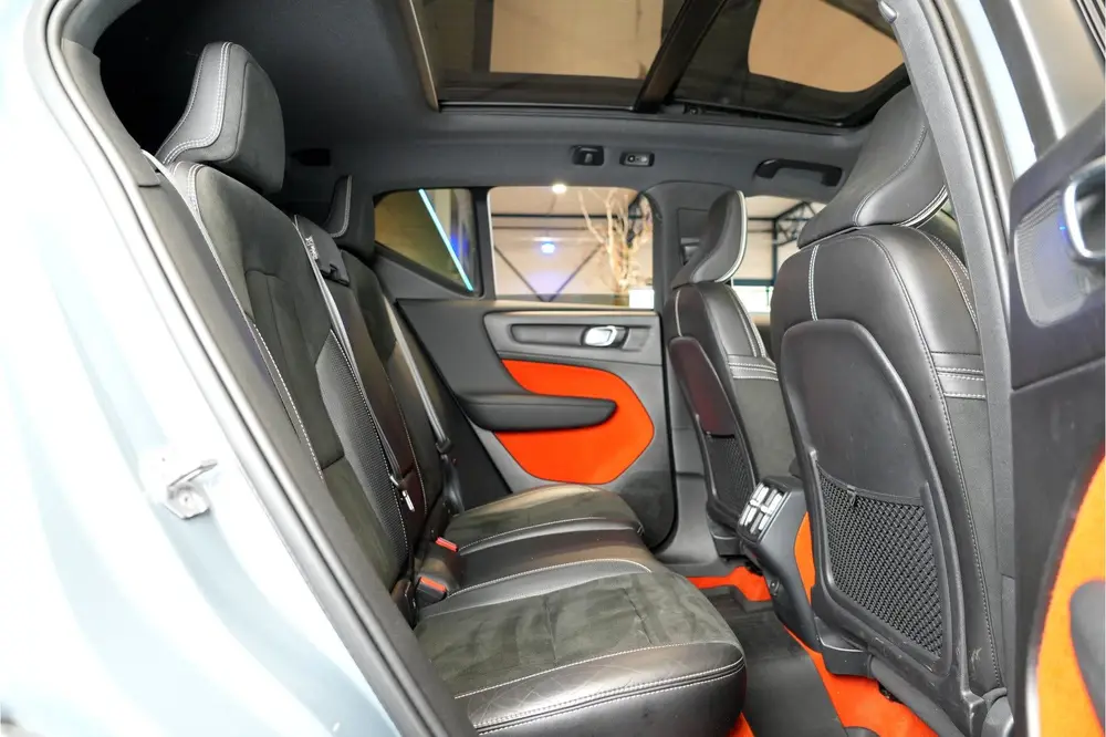 Volvo XC40 2.0 T4 140kW/190pk Aut8 R-Design PANORAMADAK + EL uit 2019, foto 10