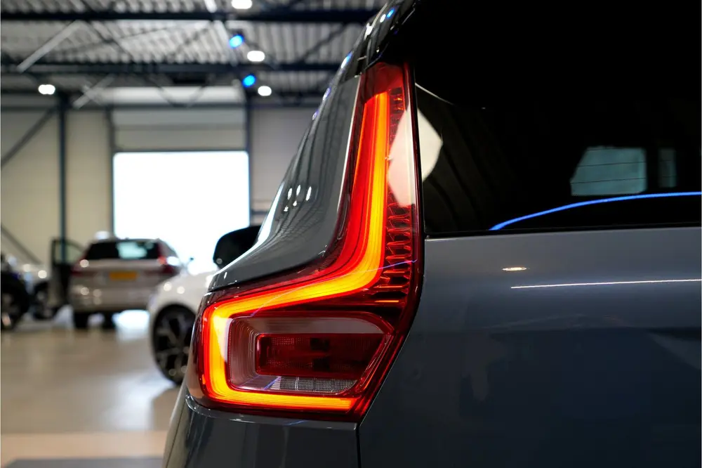 Volvo XC40 2.0 T4 140kW/190pk Aut8 R-Design PANORAMADAK + EL uit 2019, foto 11