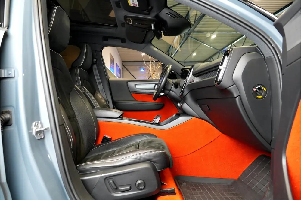 Volvo XC40 2.0 T4 140kW/190pk Aut8 R-Design PANORAMADAK + EL uit 2019, foto 4