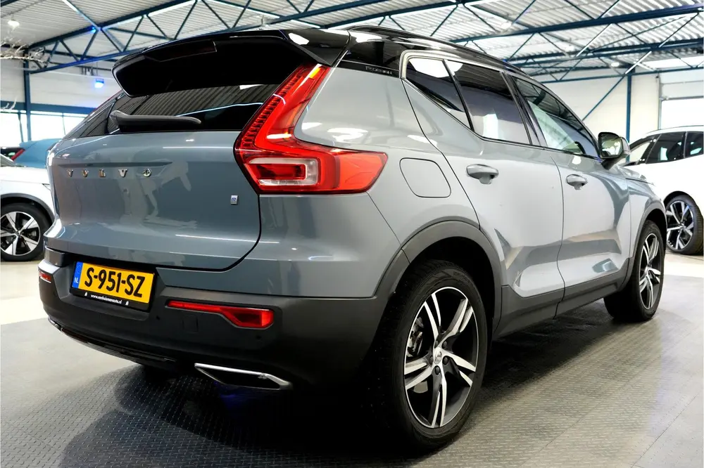Volvo XC40 2.0 T4 140kW/190pk Aut8 R-Design PANORAMADAK + EL uit 2019, foto 5
