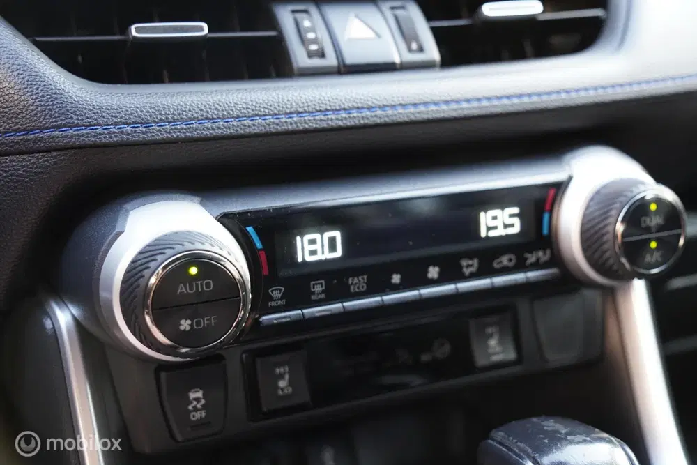 Toyota RAV 4 2.5 Hybrid Bi-Tone uit 2020, foto 19