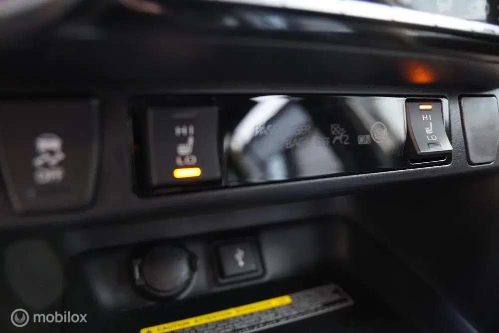 Toyota RAV 4 2.5 Hybrid Bi-Tone uit 2020, foto 20