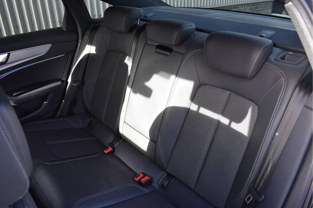 Audi A6 40 TFSI S-line edition Competition Adaptiv uit 2023, foto 11