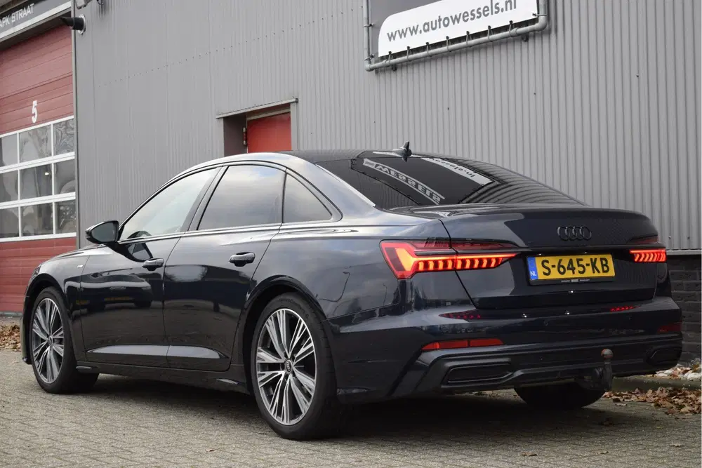 Audi A6 40 TFSI S-line edition Competition Adaptiv uit 2023, foto 2