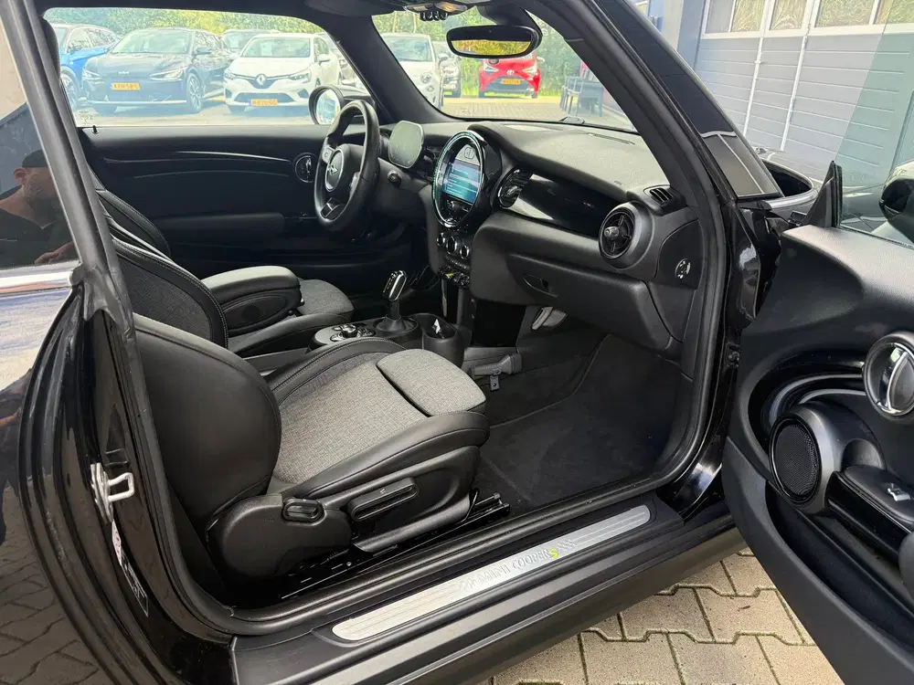 Mini Electric COOPER S uit 2021, foto 17