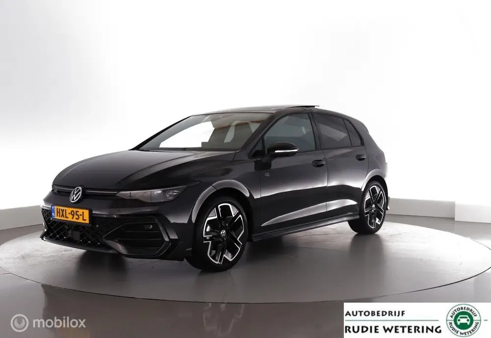 Volkswagen Golf 1.5 eTSI 150PK R-Line Edition Black Style fa uit 2024
