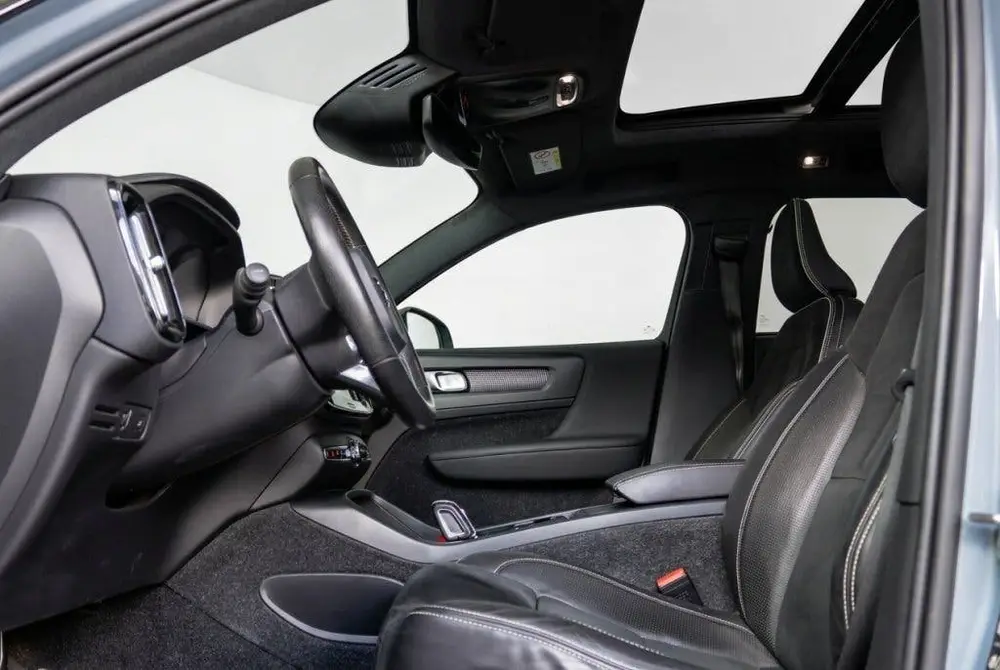 Volvo XC40 T4 R Design AWD 190 PK l Pano l Stoelverwarming l uit 2019, foto 10