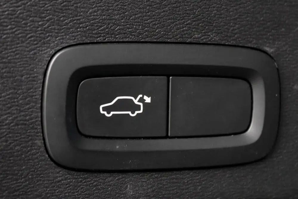 Volvo XC40 T4 R Design AWD 190 PK l Pano l Stoelverwarming l uit 2019, foto 13