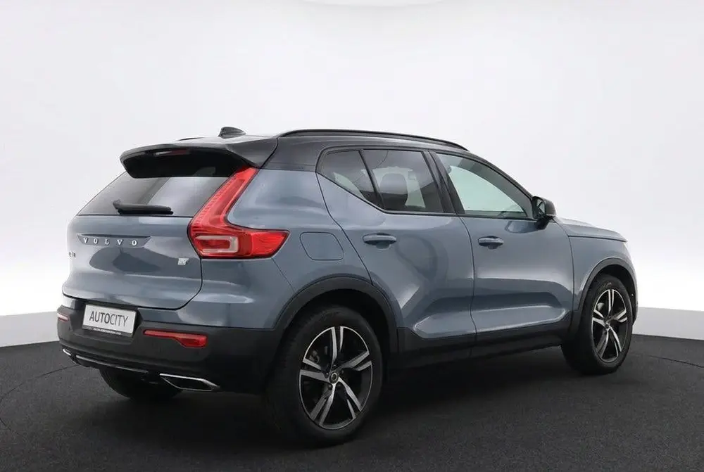 Volvo XC40 T4 R Design AWD 190 PK l Pano l Stoelverwarming l uit 2019, foto 3