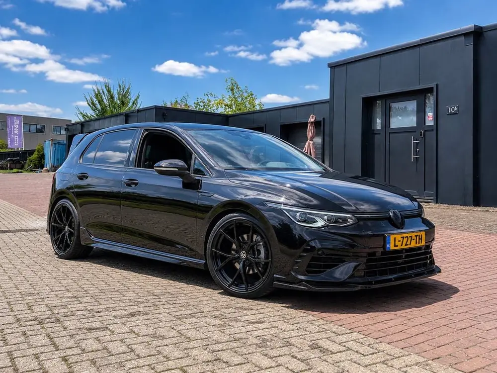 Volkswagen Golf 8 1.5 eTSI DSG | R Pakket | IQ.Light | 19” uit 2020