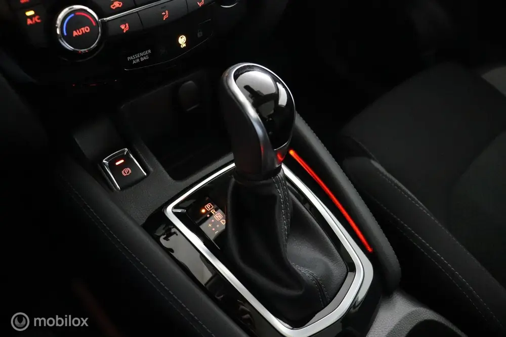 Nissan Qashqai 1.3 DIG-T N-Connecta PANO DAK / AUTOMAAT / 1e uit 2019, foto 4