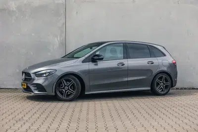 Mercedes-Benz B-Klasse 200 Business Solution AMG uit 2020