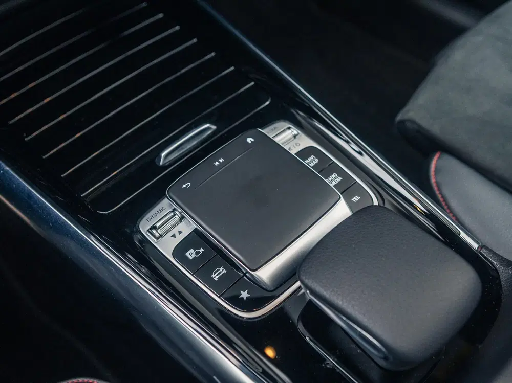 Mercedes-Benz B-Klasse 200 Business Solution AMG uit 2020, foto 15