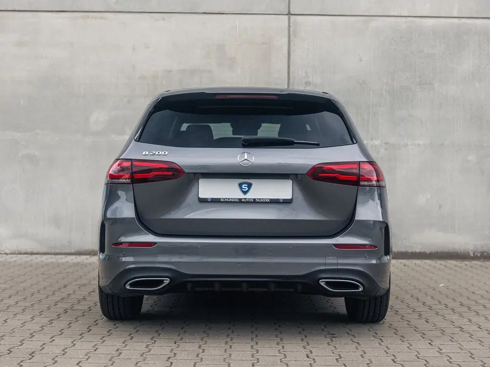 Mercedes-Benz B-Klasse 200 Business Solution AMG uit 2020, foto 17