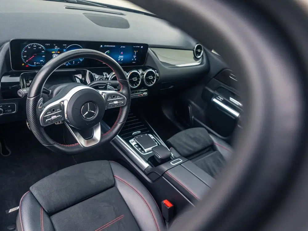Mercedes-Benz B-Klasse 200 Business Solution AMG uit 2020, foto 18