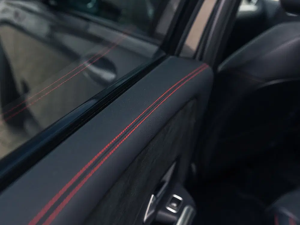 Mercedes-Benz B-Klasse 200 Business Solution AMG uit 2020, foto 19