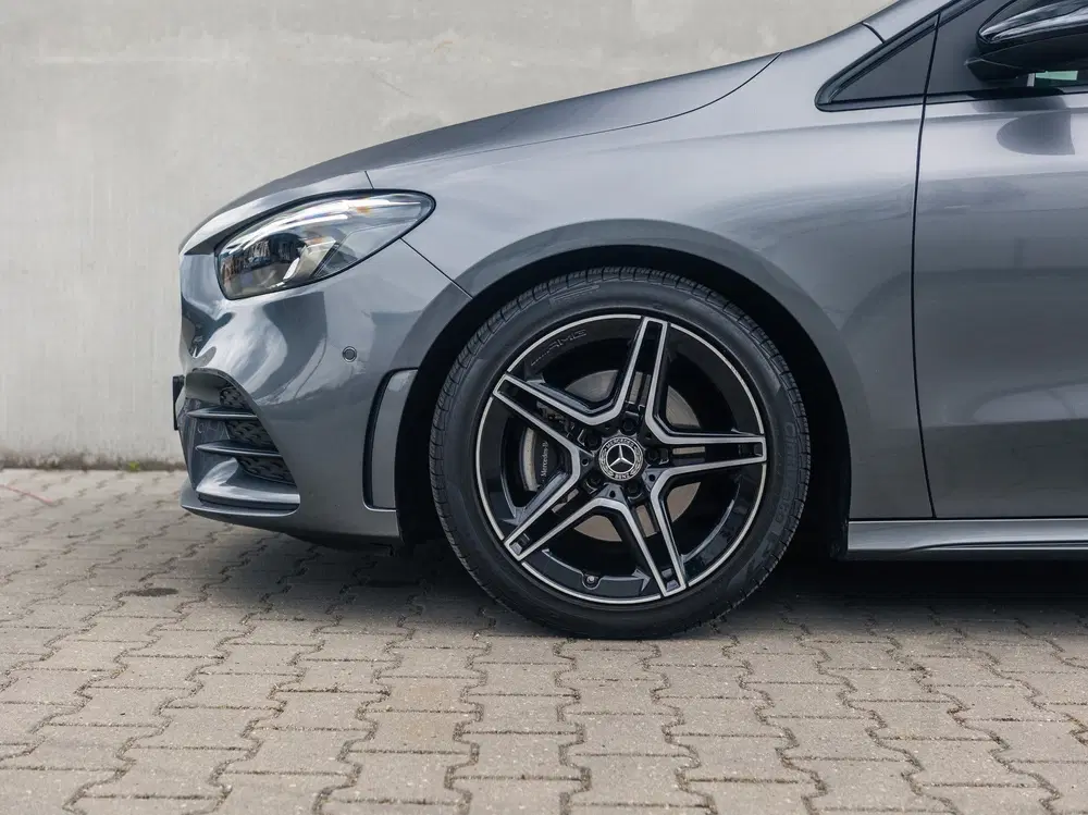 Mercedes-Benz B-Klasse 200 Business Solution AMG uit 2020, foto 3