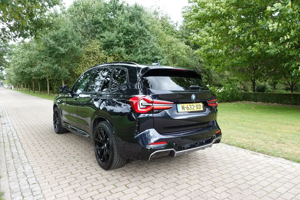 BMW iX3 Executive 80 kWh uit 2021, foto 11