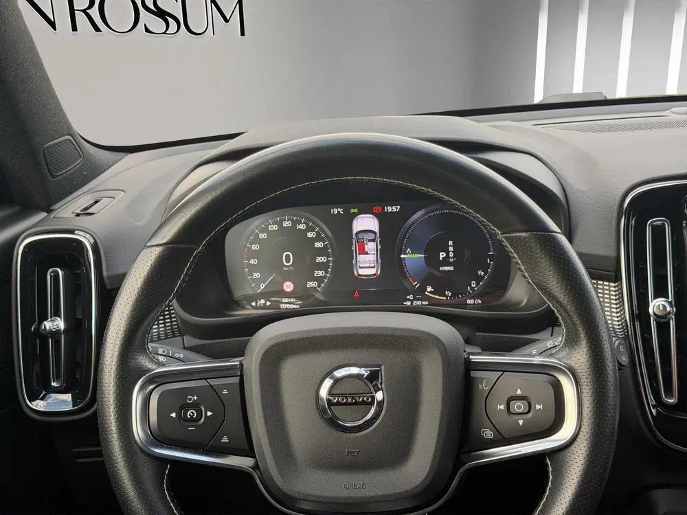 Volvo XC40 1.5 T4 Recharge R-Design H&K Camera ACC Bl uit 2020, foto 10