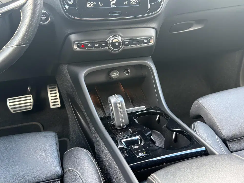 Volvo XC40 1.5 T4 Recharge R-Design H&K Camera ACC Bl uit 2020, foto 11