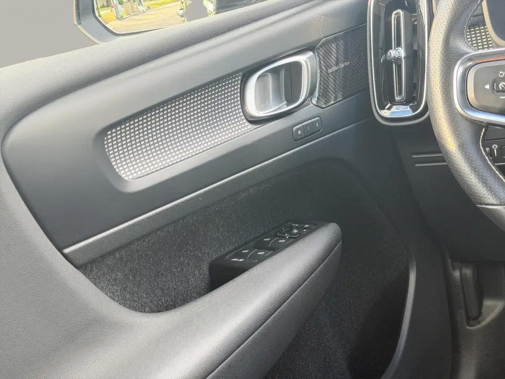 Volvo XC40 1.5 T4 Recharge R-Design H&K Camera ACC Bl uit 2020, foto 13