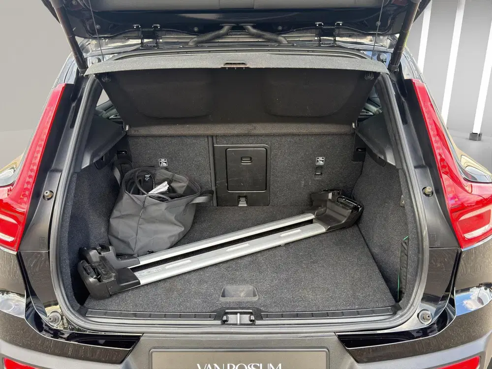 Volvo XC40 1.5 T4 Recharge R-Design H&K Camera ACC Bl uit 2020, foto 15