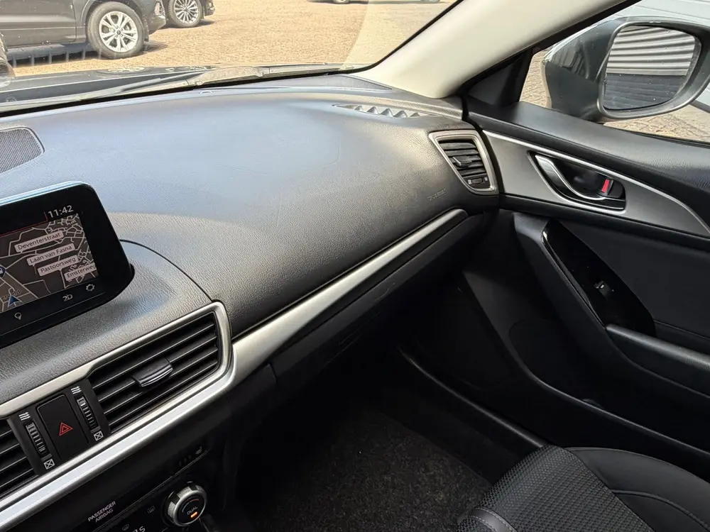 Mazda 3 2.0 SkyActiv-G 120PK Navi,Clima,Cruise,Isofix,Elektr uit 2019, foto 18