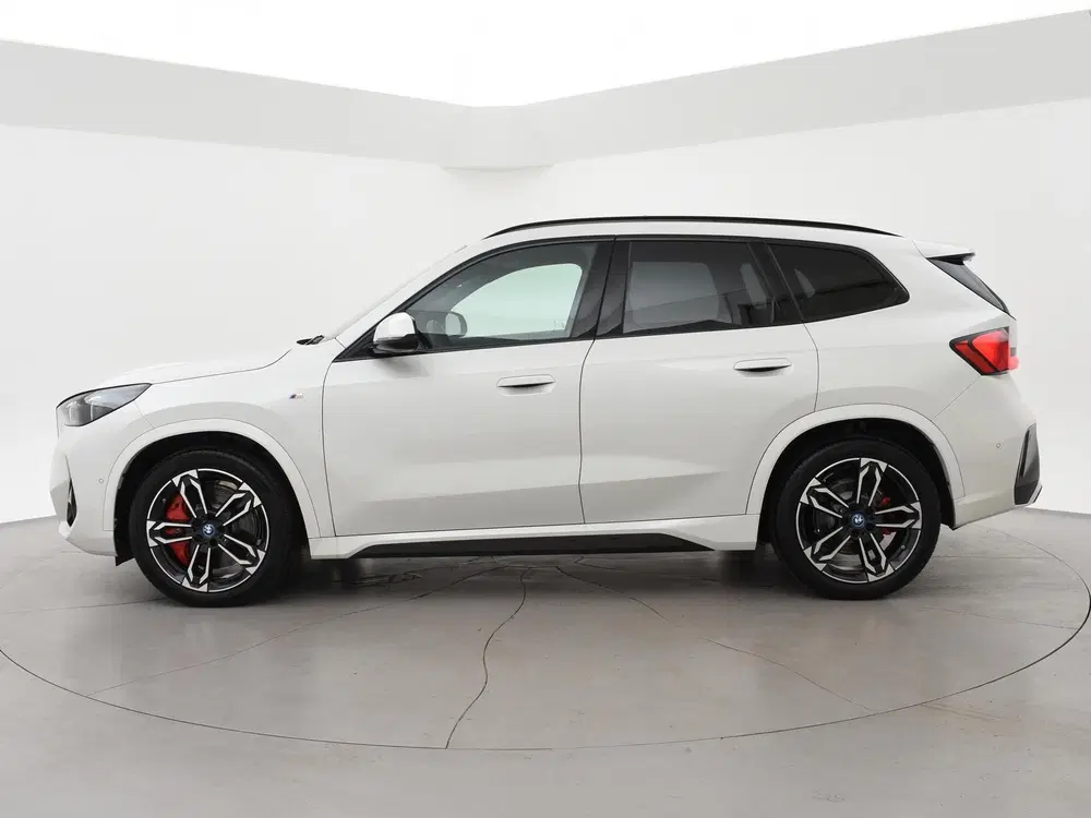 BMW iX1 eDrive20 67 kWh M-SPORT *46 KM NIEUW* + PA uit 2025, foto 5