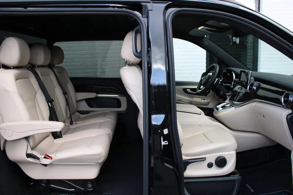 Mercedes-Benz V-Klasse 300d Aut uit 2021, foto 4