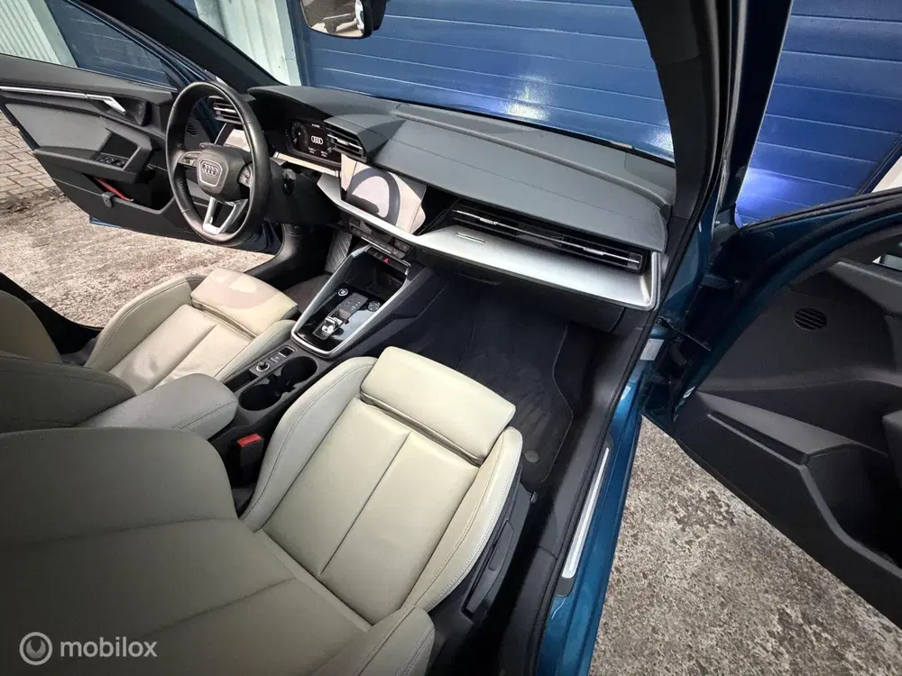 Audi A3 35 TFSI Business edition uit 2020, foto 14