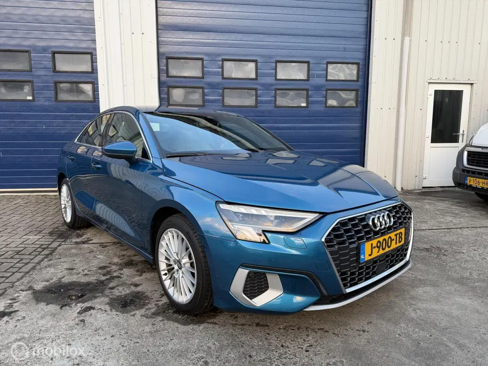 Audi A3 35 TFSI Business edition uit 2020, foto 2