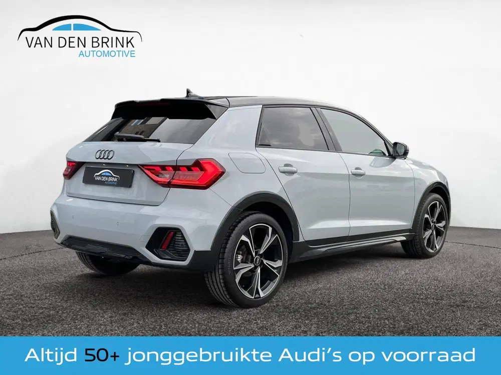 Audi A1 30 TFSI S-line Black Ed. Pijl grijs uit 2023, foto 6
