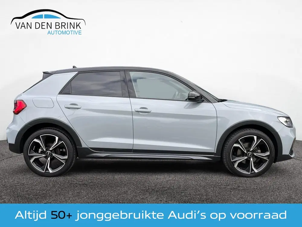 Audi A1 30 TFSI S-line Black Ed. Pijl grijs uit 2023, foto 7