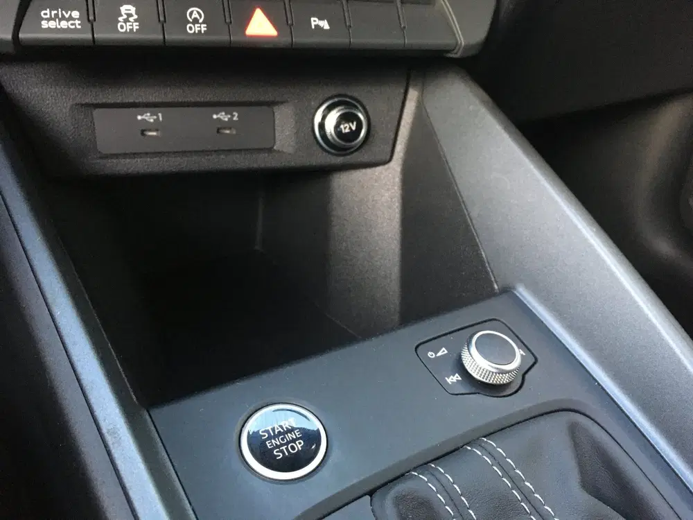 Audi A1 30 TFSI S-line Black Ed. Pijl grijs uit 2023, foto 9