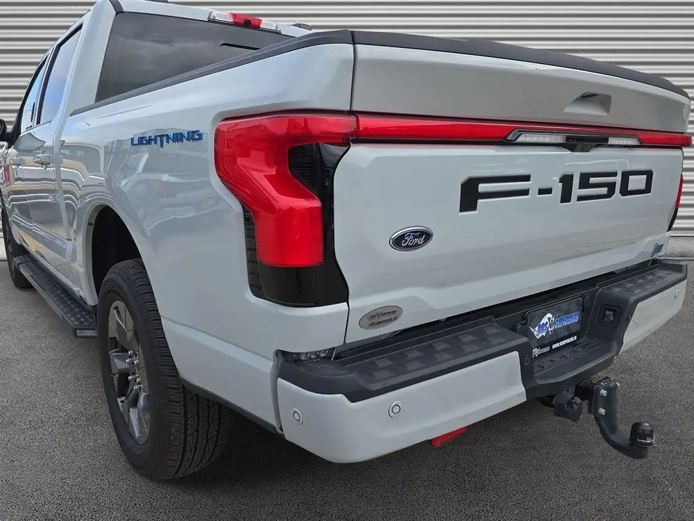 Ford F150 USA F-150 LIGHTNING LARIAT ER (bj 2023) uit 2023, foto 10