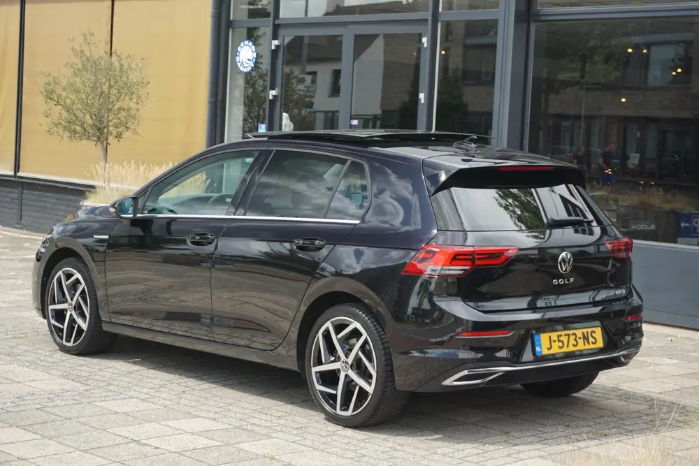 Volkswagen Golf 1.5 eTSI Style | PANO | ACC uit 2020, foto 2