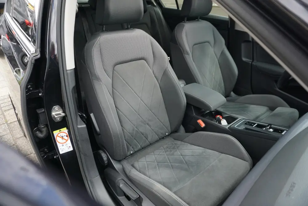 Volkswagen Golf 1.5 eTSI Style | PANO | ACC uit 2020, foto 5
