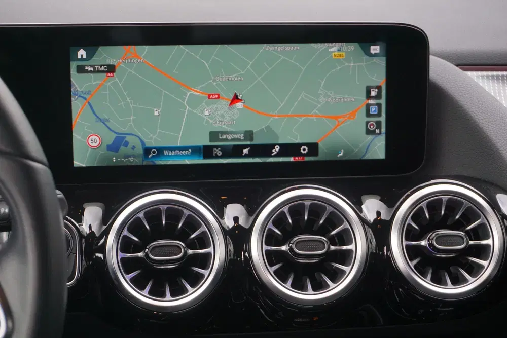 Mercedes-Benz EQA 250 67 kWh uit 2021, foto 13