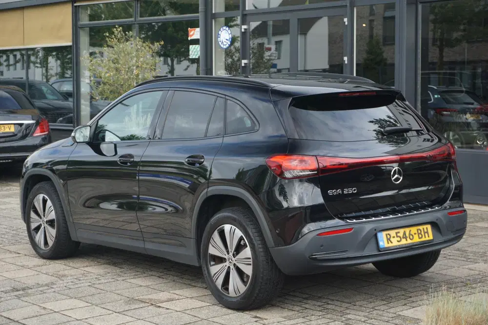 Mercedes-Benz EQA 250 67 kWh uit 2021, foto 2